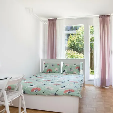 Family With Garden Apartment *
