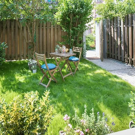 Family With Garden Apartment *
